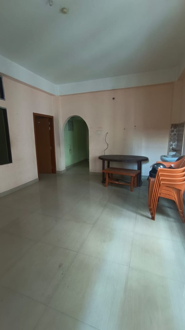Unfurnished 5 bhk in Hatigaon for Rent